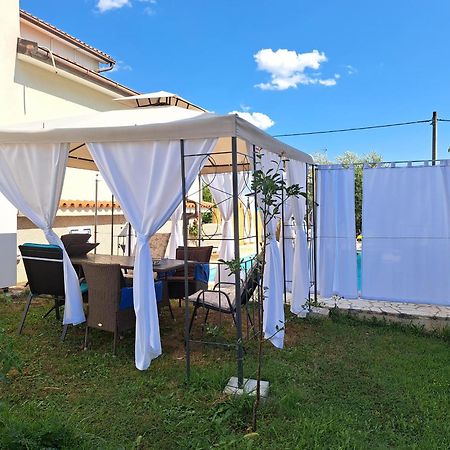 Appartement Casa Antonio With Swimming Pool à Novigrad Istria Extérieur photo