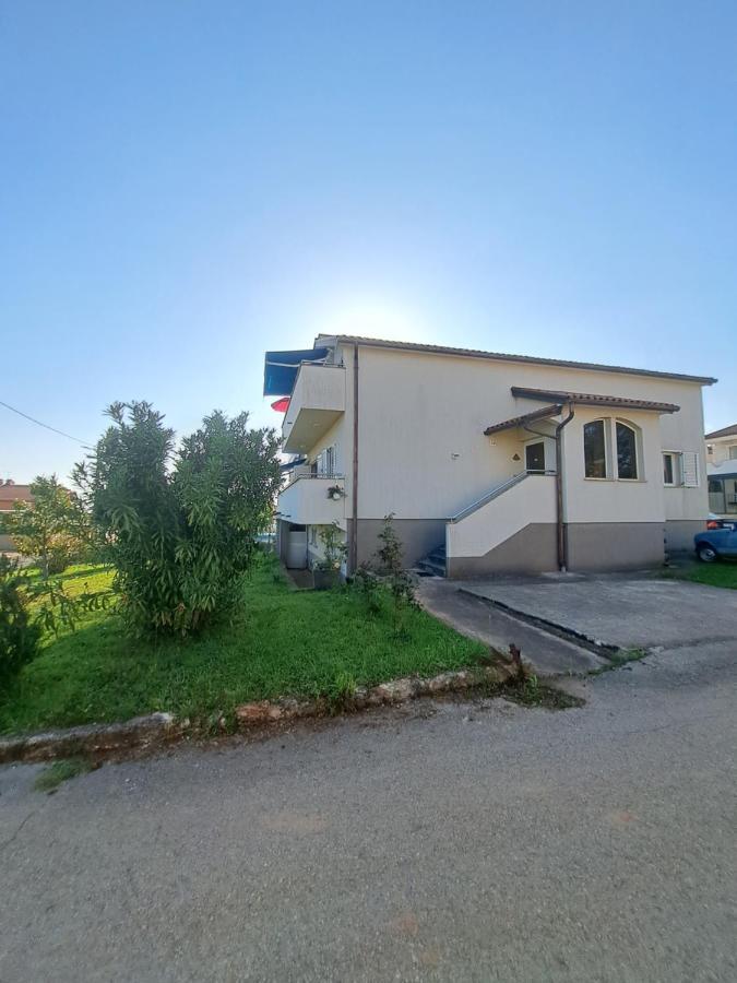 Appartement Casa Antonio With Swimming Pool à Novigrad Istria Extérieur photo