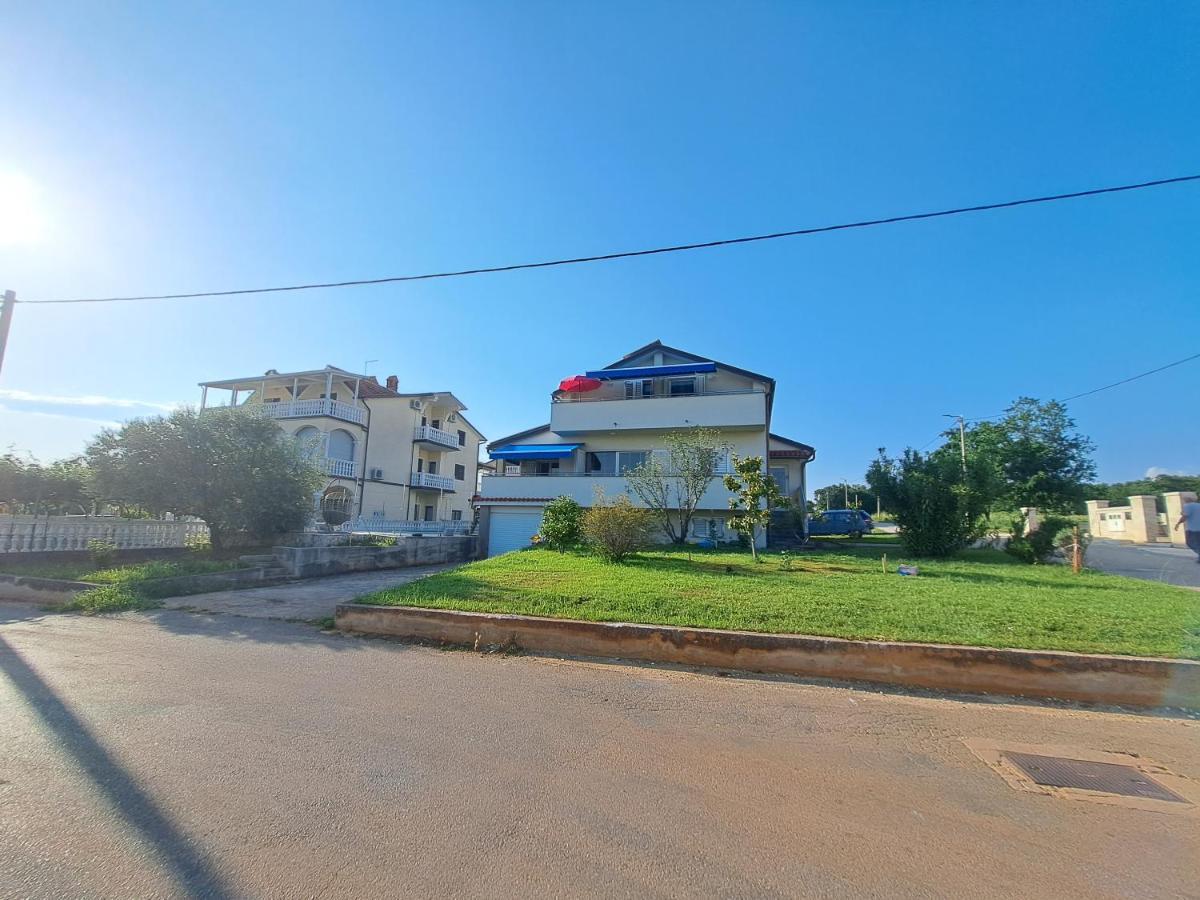 Appartement Casa Antonio With Swimming Pool à Novigrad Istria Extérieur photo